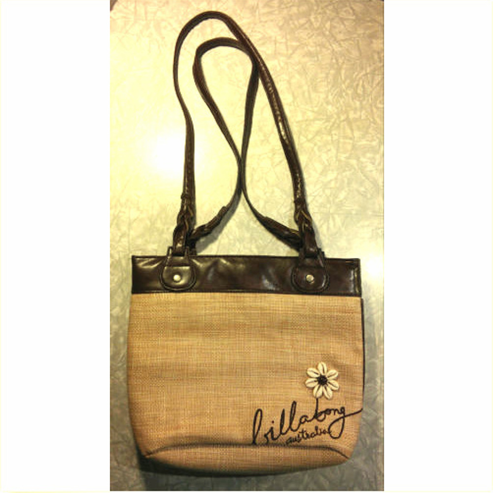Billabong NWOT Cowrie Shell Braided Handle Purse, Australia